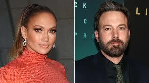 Hollywood Stars Jennifer Lopez & Ben Affleck announce engagement.