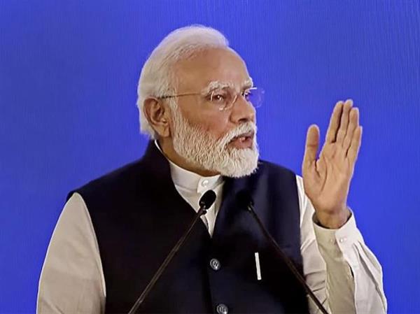 All the Prime Ministers of the country contributed in achieving the goal of democracy - Narendra Modi