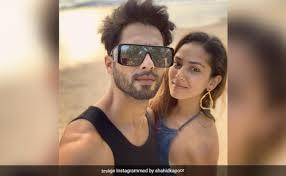 SHAHID KAPOOR HUGS WIFE MIRA RAJPUT AS HE WISHES FANS ON VALENTINE’S DAY.