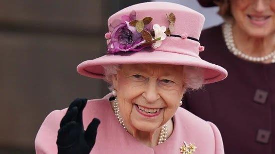 Queen Elizabeth II confirmed to be Corona, Buckingham Palace