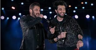 Salman Khan & Maniesh Paul Are The Only Constants Of The Dabangg Tour.