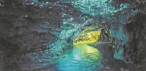 वायटोमो गुफा