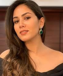 Mira Rajput flaunts her glamorous look at FDCIx Fashion Show 2022