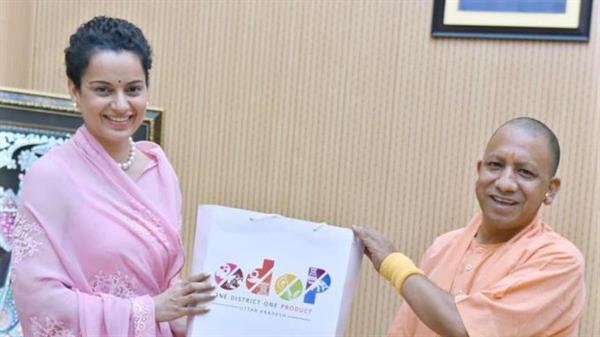 Actress Kangana Ranaut visited Yogi Adityanath for the first time after a massive victory in Uttar Pradesh