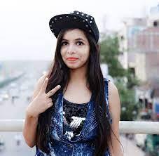  Dhinchak Pooja's new song 'Ek Aur Selfie Lene Do' release.