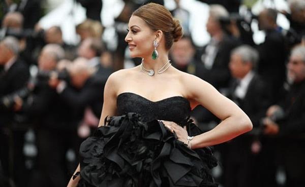 Urvashi Rautela once again stunned in a black gown at the Cannes Film Festival