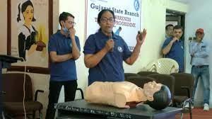 जीवन रक्षा कौशल से शिक्षकों को सशक्तिकरण: गुजरात की CPR प्रशिक्षण पहल।
