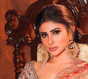 Mouni Roy sets internet on fire with latest photos.