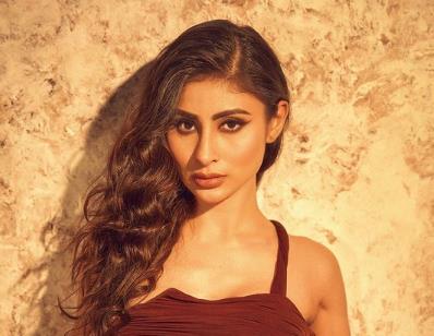 Mouni Roy shared latest pictures.