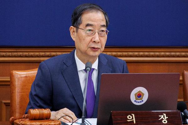 दक्षिण कोरिया के प्रधान मंत्री और शीर्ष राष्ट्रपति अधिकारियों ने चुनाव में हार के बाद इस्तीफे की पेशकश की