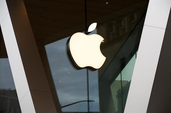 Apple ने 92 देशों में iPhone उपयोगकर्ताओं को 'भाड़े के स्पाइवेयर' हमले की चेतावनी दी