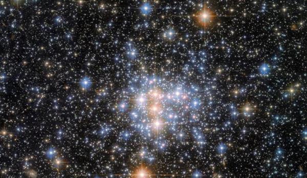 NASA Hubble Telescope Captures Dazzling Collection of Stars, Leaves Netizens Stunned