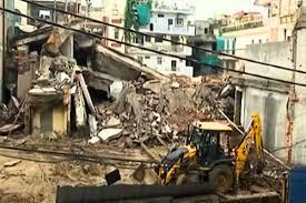 A building collapsed in Delhi's Model Town area; many people are feared trapped