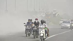 Poison mixed in Delhi's air, pollution increased tremendously.