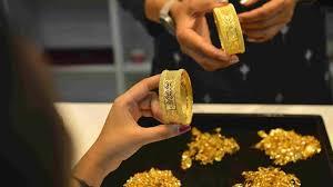 Gold prices fall, silver also comes down, if you don't buy it now you will regret it, know the latest rates.