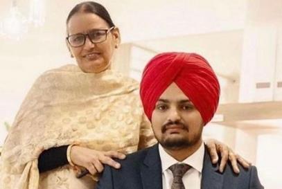 Singer Sidhu Moosewala's mother is pregnant at the age of 58.