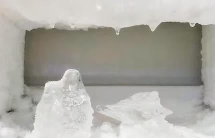 A mountain of ice freezes in the freezer? Don't worry, fix it with this trick!