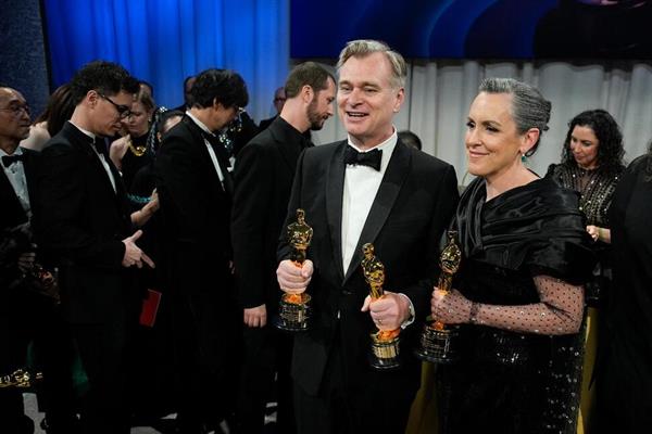 'Oppenheimer' Crew Keeps It Low Key, Other Winners Revel at Vanity Fair's Oscar After-Party