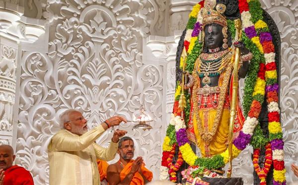 PM Modi's mega road show in Ayodhya, visited Ramlala, sought blessings of Lord Ram.