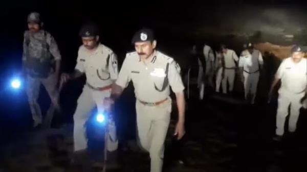 Madhya Pradesh cop run over by tractor used by sand mafia