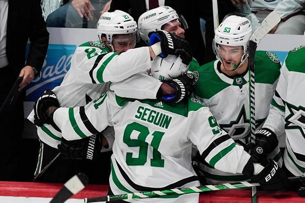 Seguin, Stankoven Score Two Goals Each to Power Stars' 4-1 Win Over Avalanche for 2-1 Series Lead