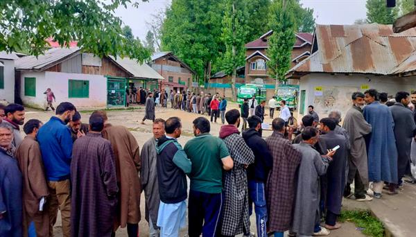 जम्मू-कश्मीर लोकसभा चुनाव चरण 6: अनंतनाग-राजौरी में शाम 5 बजे तक 51.35% मतदान हुआ।
