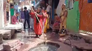 An innocent two and half year old girl died a painful death after falling into a drain of Delhi Municipal Corporation.