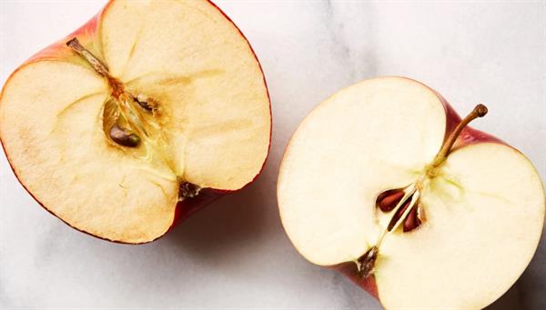 Apples turn brown as soon as you cut them? Try these amazing hacks.