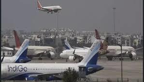 Bomb threat at Delhi airport!  Police arrested a young man.