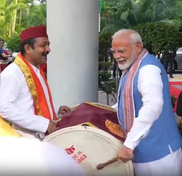 PM Modi In Singapore: Prime Minister Narendra Modi reached Singapore, received a warm welcome