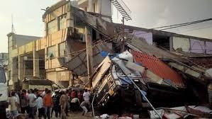 Big accident in Lucknow, building collapsed in Transport Nagar.