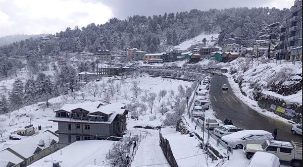 Snowfall in Himachal's Kinnaur, 117 roads closed