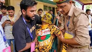 Clash during Test match in Kanpur, Indian fans beat up Bangladeshi superfan.