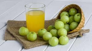 Amla Juice: Benefits and Precautions